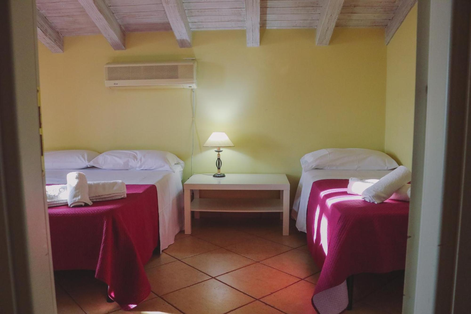Ranch Simeto Hotell Paterno  Exteriör bild