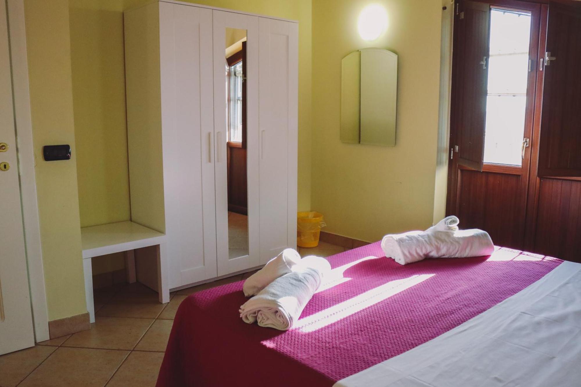 Ranch Simeto Hotell Paterno  Exteriör bild