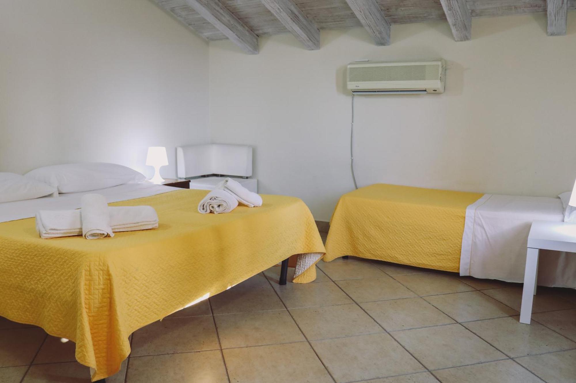 Ranch Simeto Hotell Paterno  Exteriör bild